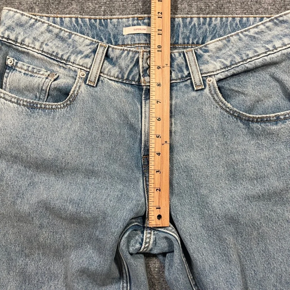 Levi's Superlow Wide Leg Jeans Womens 31 Light Wash Blue Low Rise 100% Cotton - Picture 5 of 13